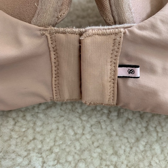 Victoria’s Secret Push-Up Bra - Picture 6 of 8